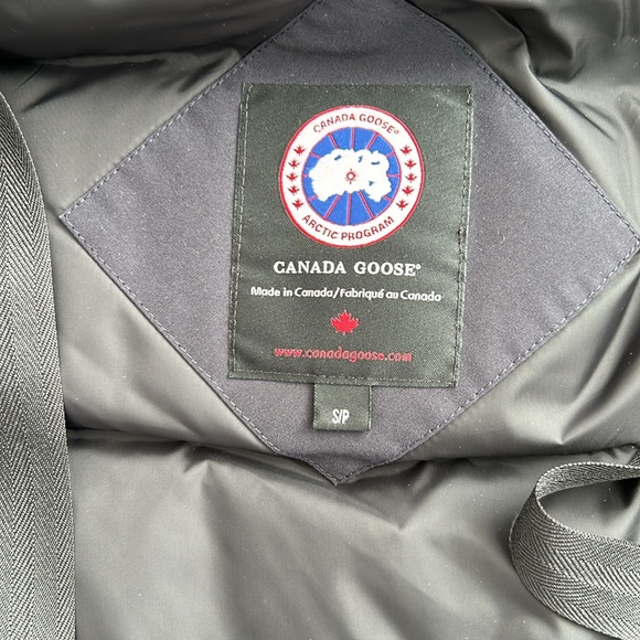 Canada Goose parka - Picture 2 of 3